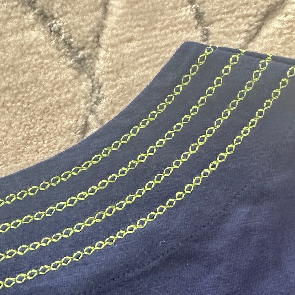 Chic Navy Blue Midi Dress with Embroidered Detail - Picture 9 of 10